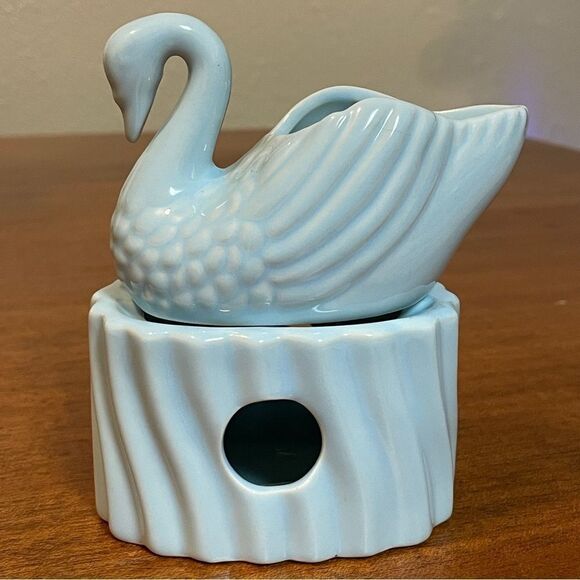 Vintage Swan Potpourri Vase and Base Light Blue - Picture 1 of 12